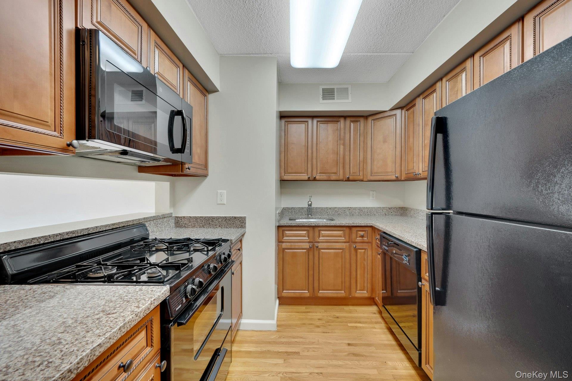 70 Lime Kiln Road, Unit 2H Tuckahoe, NY 10707 - Photo 4 of 21