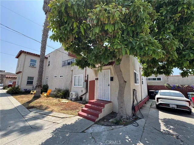 $2,495 | 219 1/2 South Eucalyptus Avenue, Inglewood, CA 90301