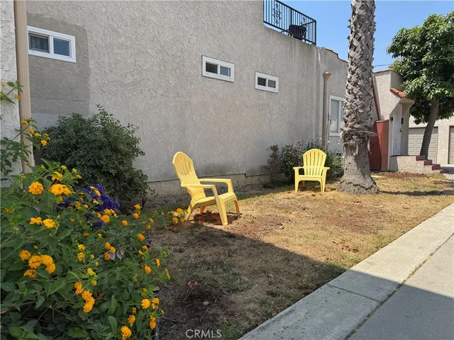 $2,495 | 219 1/2 South Eucalyptus Avenue, Inglewood, CA 90301