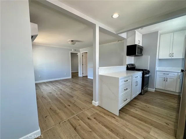 $2,495 | 219 1/2 South Eucalyptus Avenue, Inglewood, CA 90301