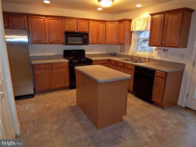 201 Andover Lane Lititz, PA 17543 - Photo 4 of 14