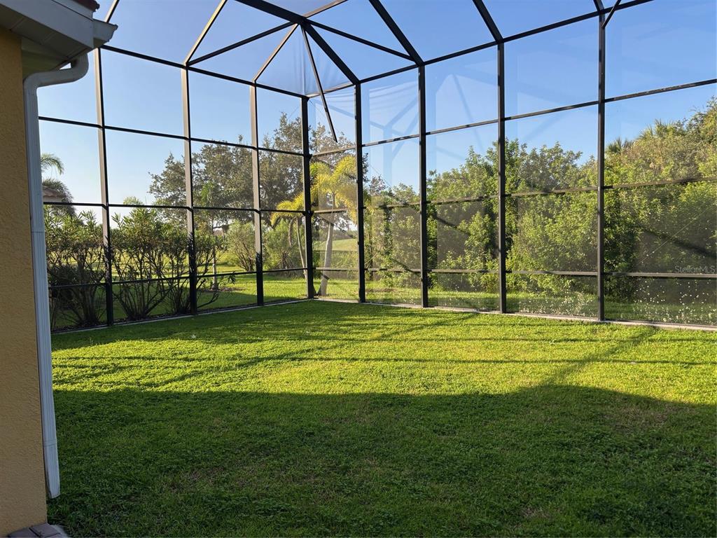 8606 Stone Harbour Loop Bradenton, FL 34212 - Photo 9 of 22 a view of a big yard