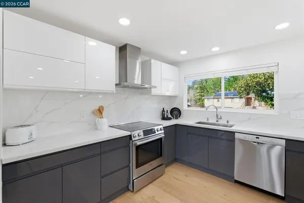 $2,050,000 | 89 Greenfield Drive, Moraga, CA 94556