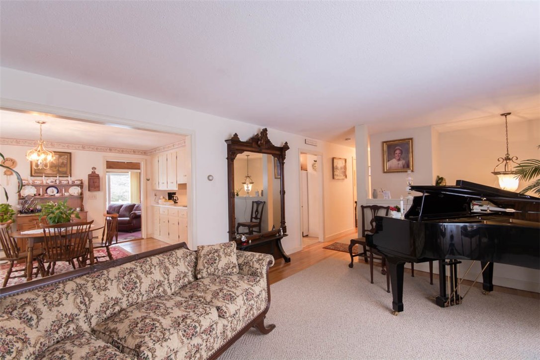 70 Beth Road Tiverton, RI 02878 - Photo 15 of 39