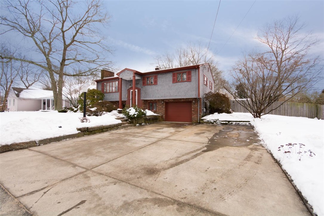 70 Beth Road Tiverton, RI 02878 - Photo 4 of 39