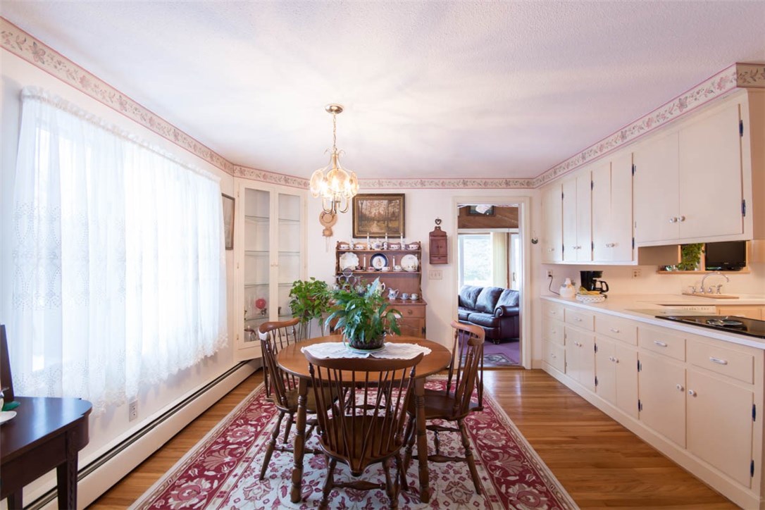 70 Beth Road Tiverton, RI 02878 - Photo 8 of 39
