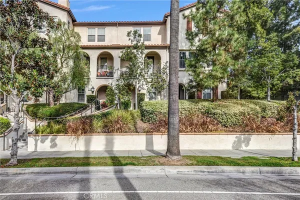 $599,000 | 827 East Promenade, Unit E, Azusa, CA 91702