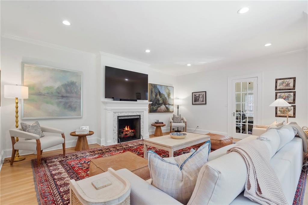 383 East Wesley Road Northeast Atlanta, GA 30305 - Photo 9 of 26 Gallery Image 9