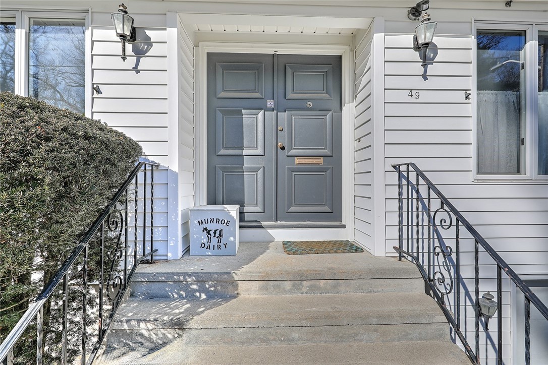 49 Alfred Stone Road Pawtucket, RI 02860 - Photo 2 of 45