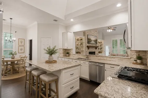 $549,900 | 178 Brooksedge Court, The Woodlands, TX 77382