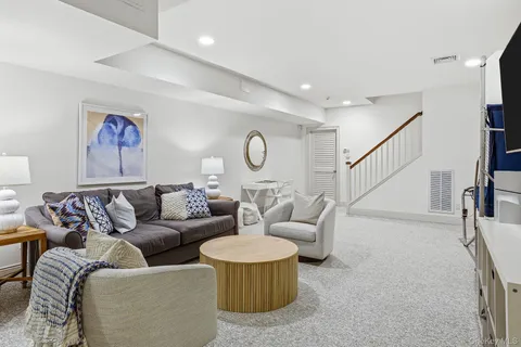 $4,095,000 | 15 Davis Avenue, Rye, NY 10580