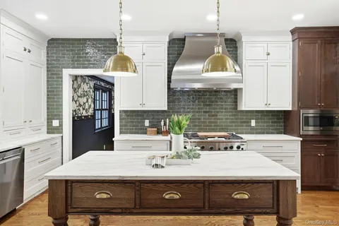 $4,095,000 | 15 Davis Avenue, Rye, NY 10580