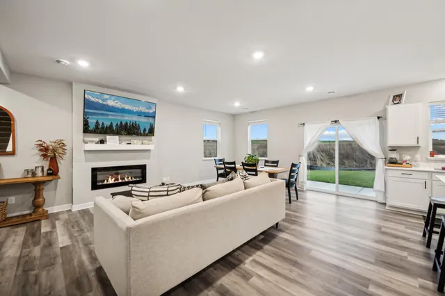 $440,000 | 1057 Stone Creek Dr., Jordan, MN 55352