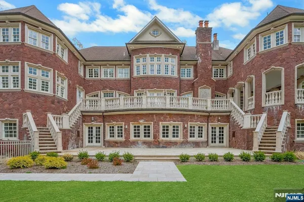 $9,750,000 | 67 Robin Lane, Alpine, NJ 07620