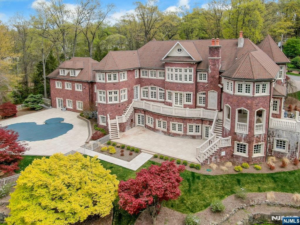67 Robin Lane Alpine, NJ 07620 - Photo 4 of 40 an aerial view of a house