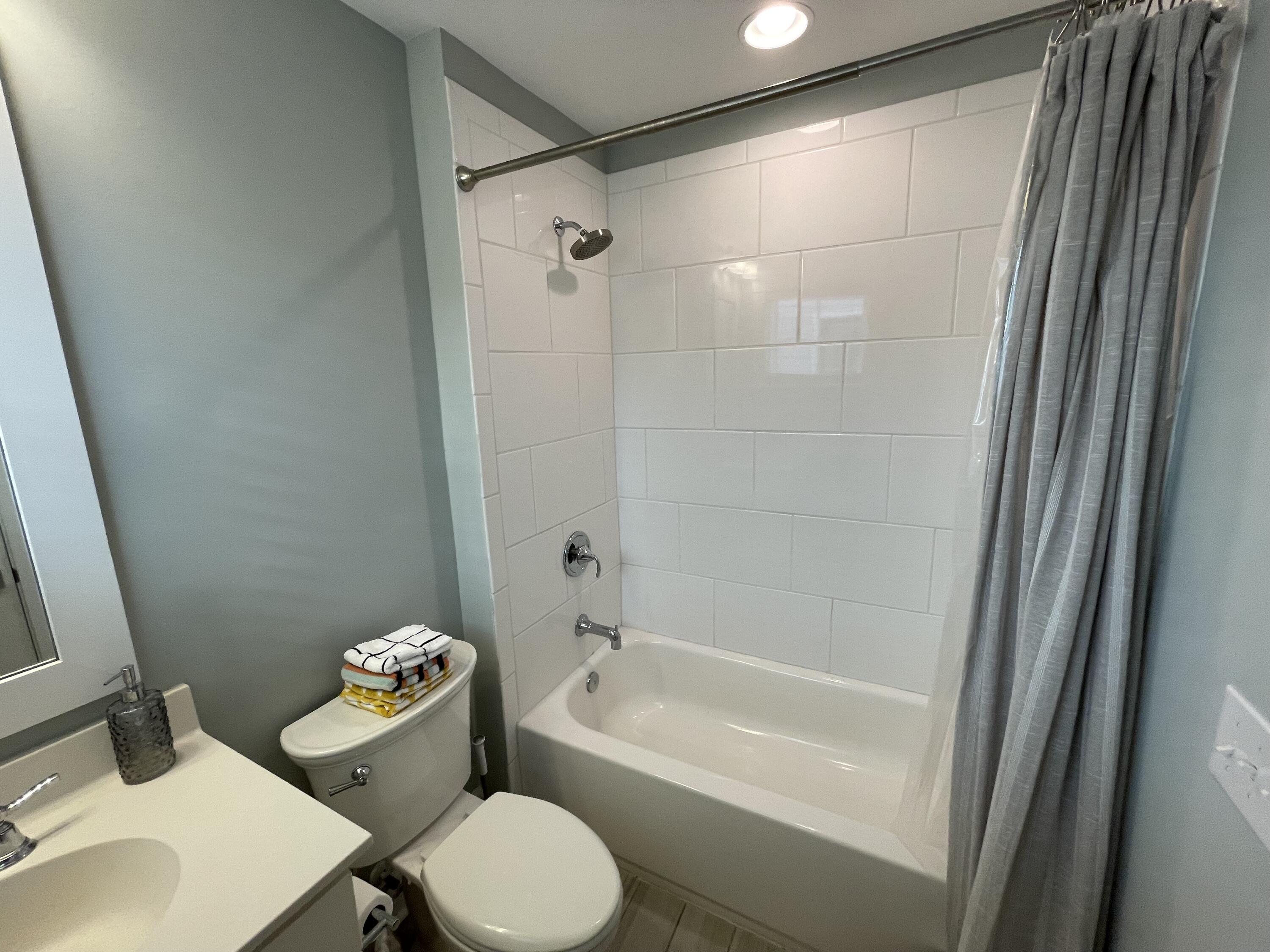 972 Key Colony Court Mount Pleasant, SC 29464 - Photo 11 of 28 Bedroom 1 - Bathroom