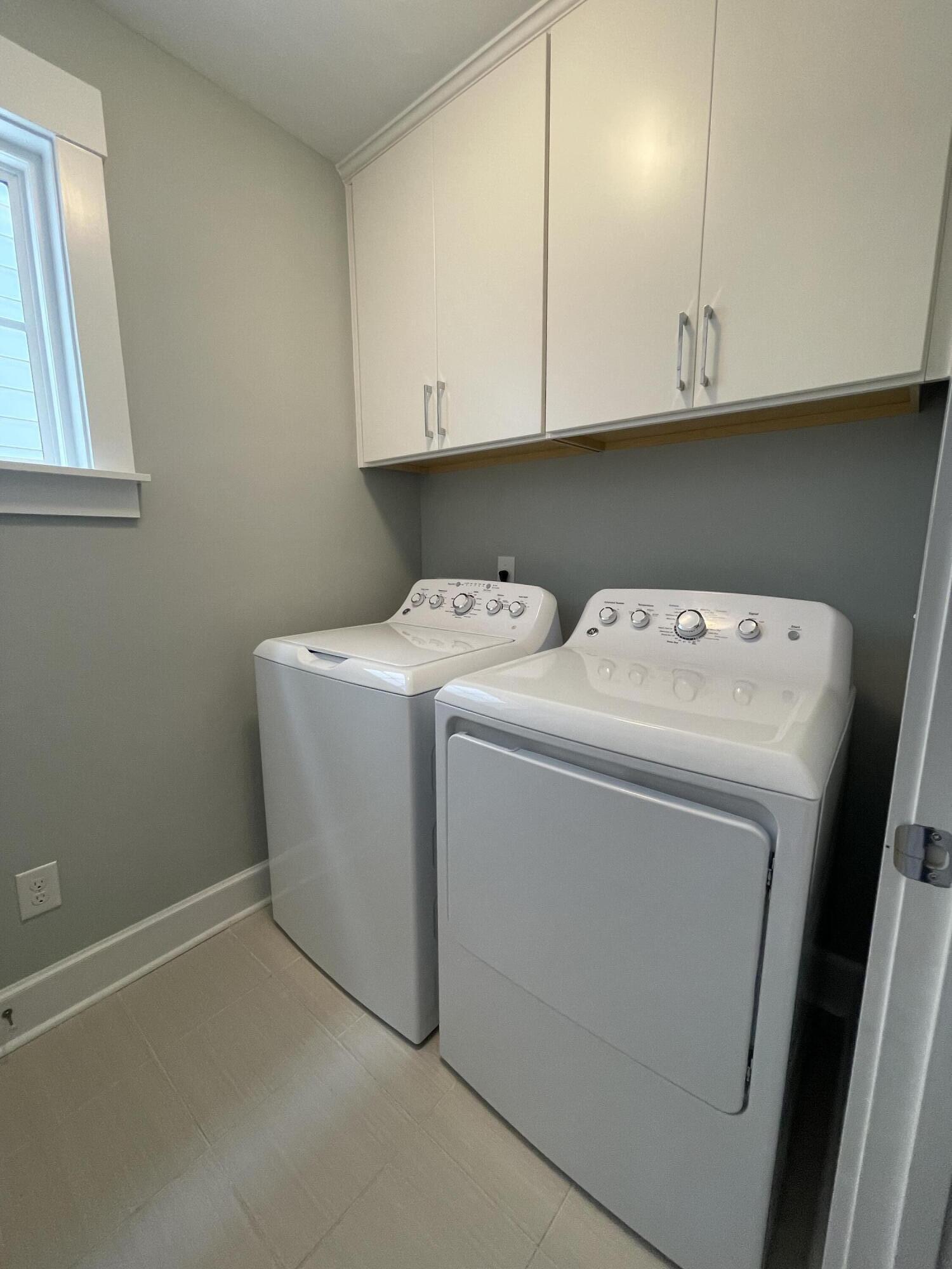 972 Key Colony Court Mount Pleasant, SC 29464 - Photo 14 of 28 Laundry Room