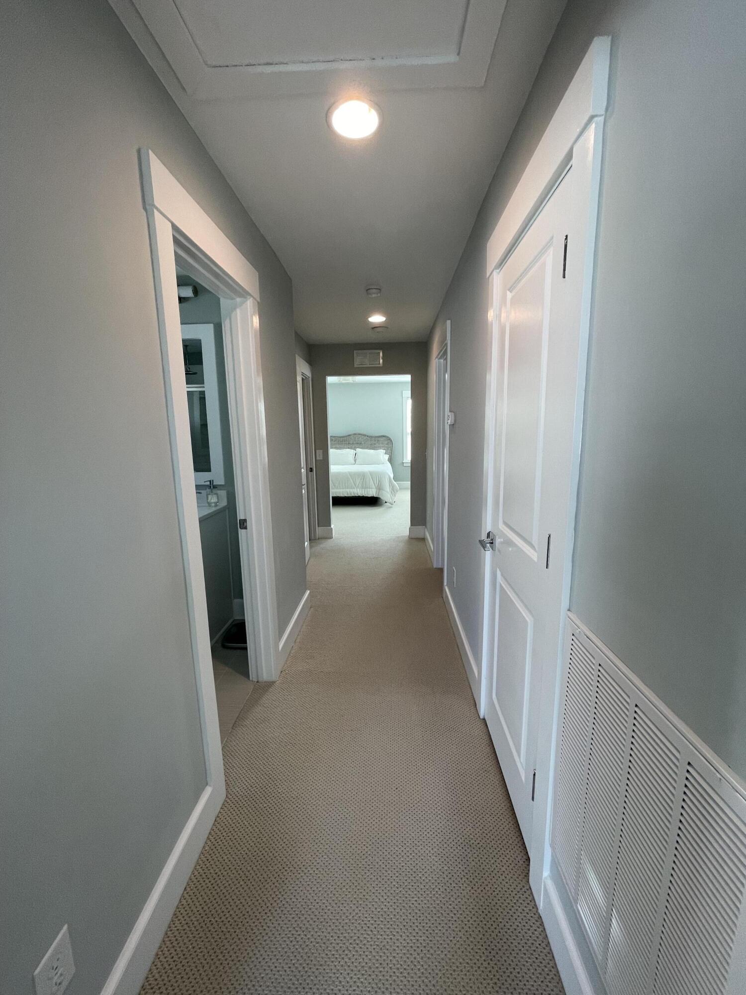 972 Key Colony Court Mount Pleasant, SC 29464 - Photo 19 of 28 Master Hallway