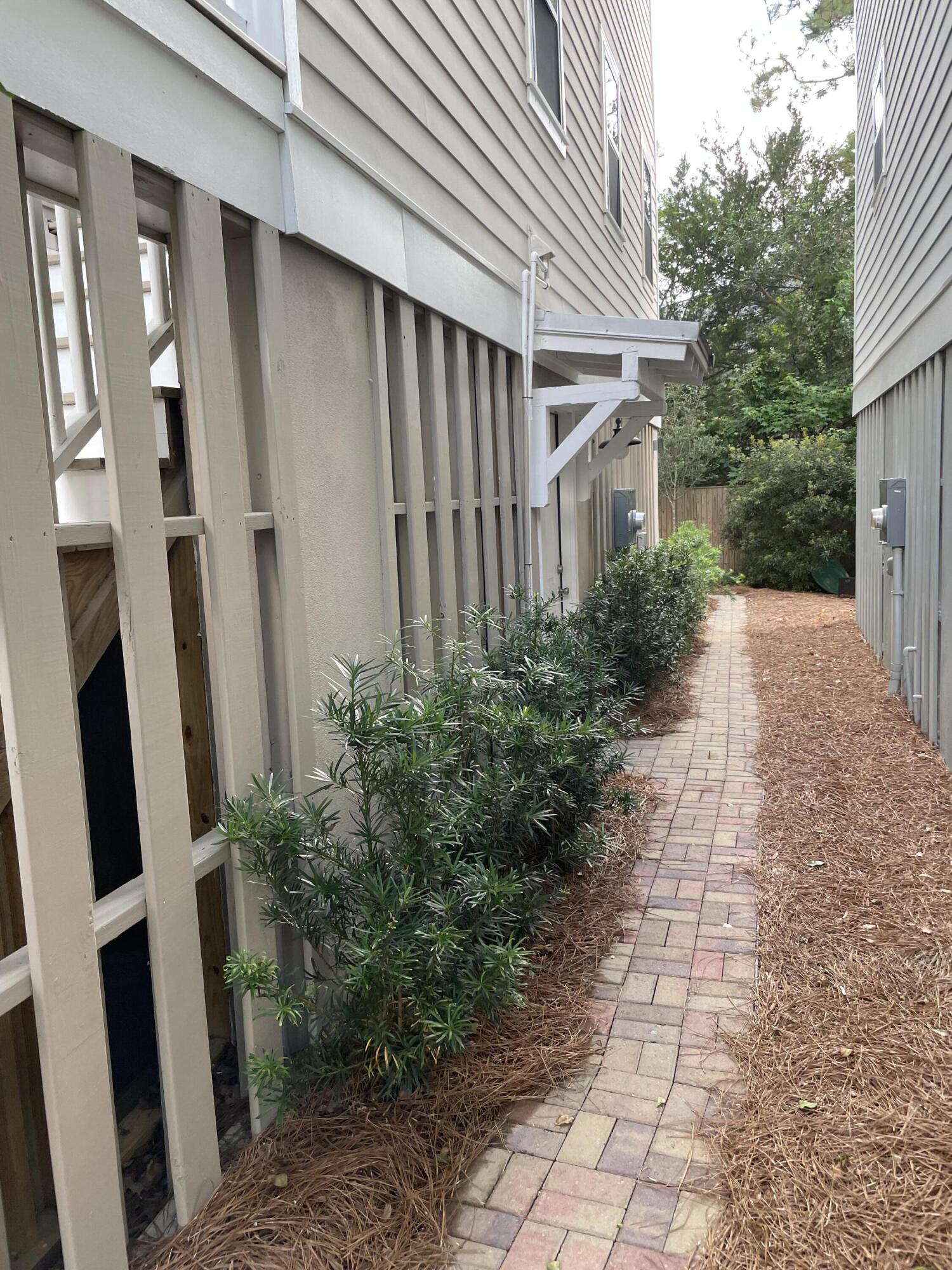 972 Key Colony Court Mount Pleasant, SC 29464 - Photo 26 of 28 Side Walkway