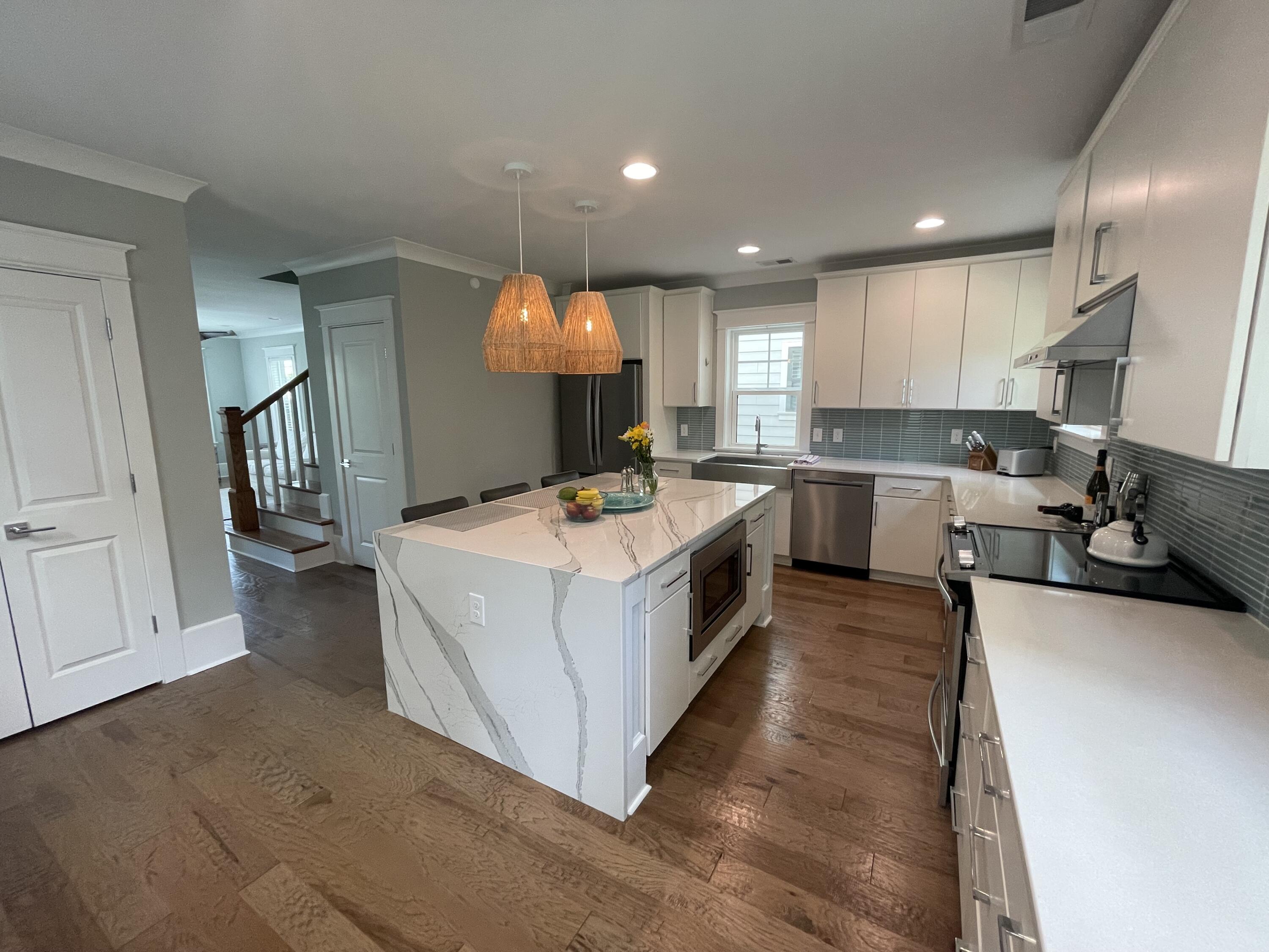 972 Key Colony Court Mount Pleasant, SC 29464 - Photo 7 of 28 Kitchen 2