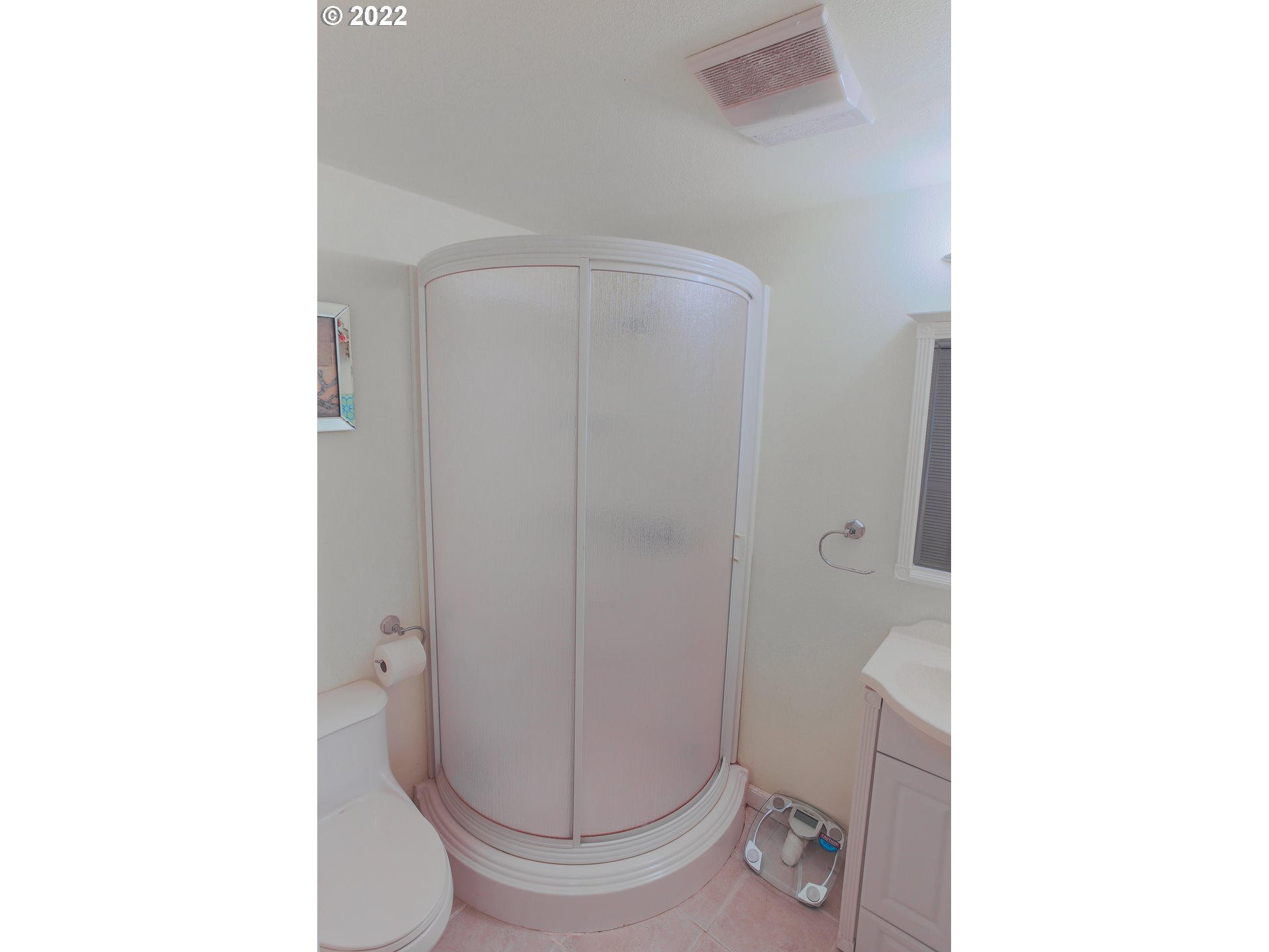 18173 Southeast Richey Road Gresham, OR 97080 - Photo 14 of 23 a bathroom with a toilet and a shower