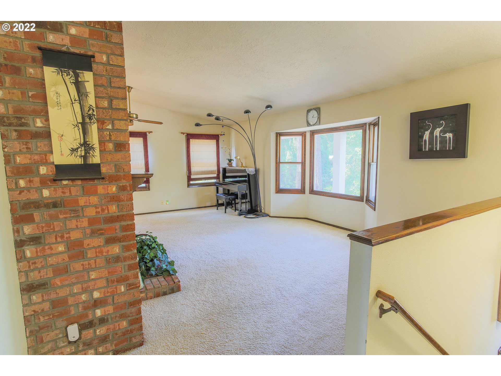 18173 Southeast Richey Road Gresham, OR 97080 - Photo 2 of 23 a view of an entryway with livingroom