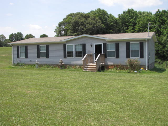 2083 Lipscomb Road Moneta, VA 24121 - Photo 2 of 15 IMG_6691