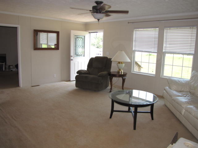 2083 Lipscomb Road Moneta, VA 24121 - Photo 4 of 15 IMG_6694