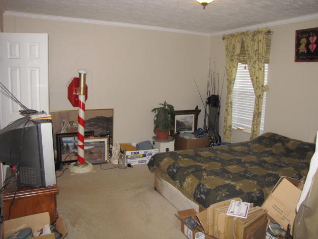 2083 Lipscomb Road Moneta, VA 24121 - Photo 9 of 15 IMG_6699