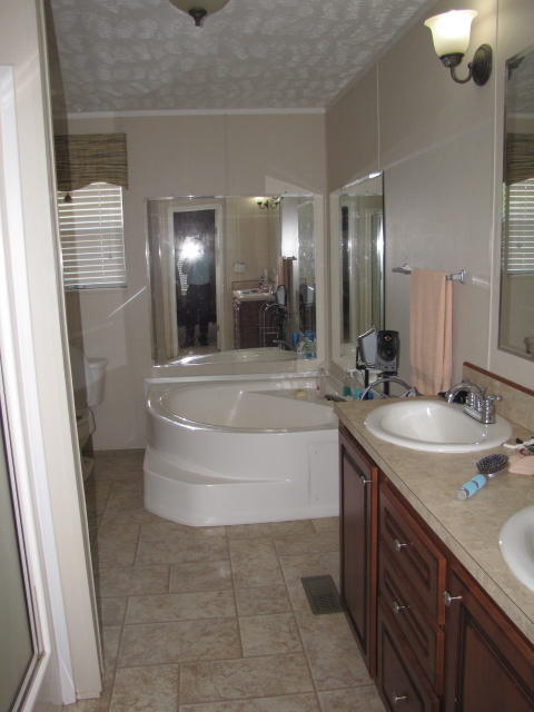 2083 Lipscomb Road Moneta, VA 24121 - Photo 10 of 15 IMG_6700