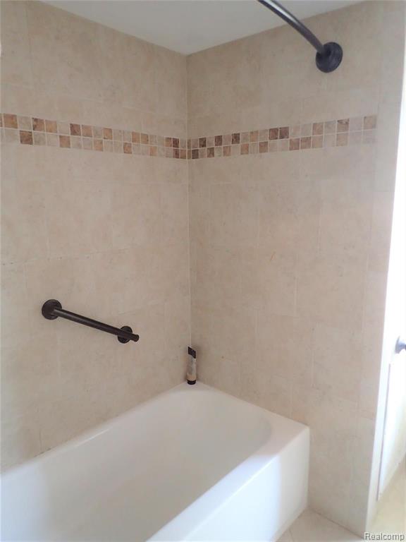 1105 Marquette Court Rochester Hills, MI 48307 - Photo 18 of 27