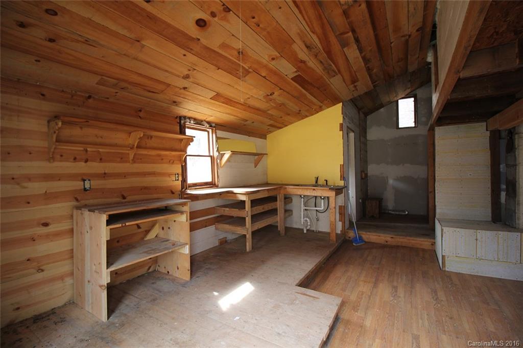 2238 Sugar Camp Road Marshall, NC 28753 - Photo 5 of 24 Gallery Image 5