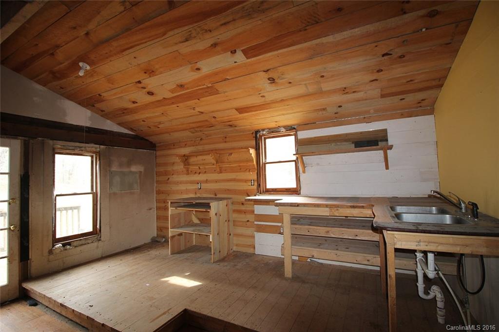 2238 Sugar Camp Road Marshall, NC 28753 - Photo 6 of 24 Gallery Image 6