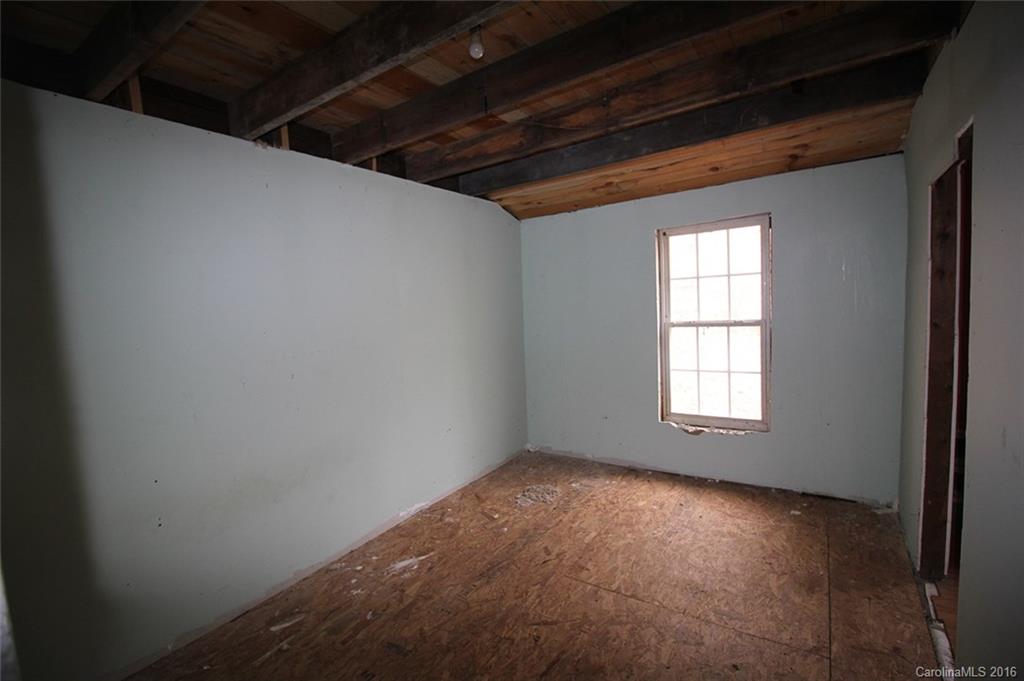 2238 Sugar Camp Road Marshall, NC 28753 - Photo 8 of 24 Gallery Image 8
