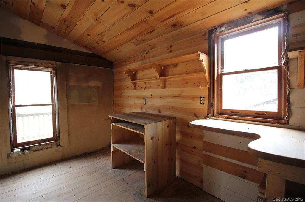 2238 Sugar Camp Road Marshall, NC 28753 - Photo 10 of 24 Gallery Image 10