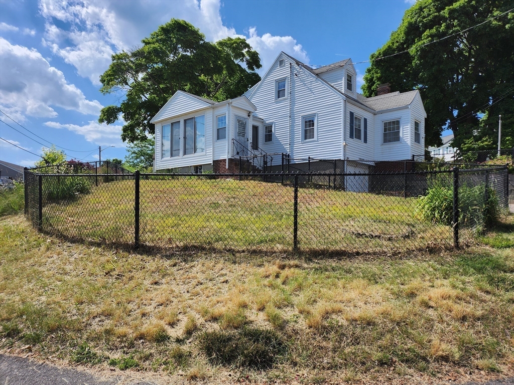 39 Stratford Road Weymouth, MA 02191 - Photo 8 of 24 Gallery Image 8