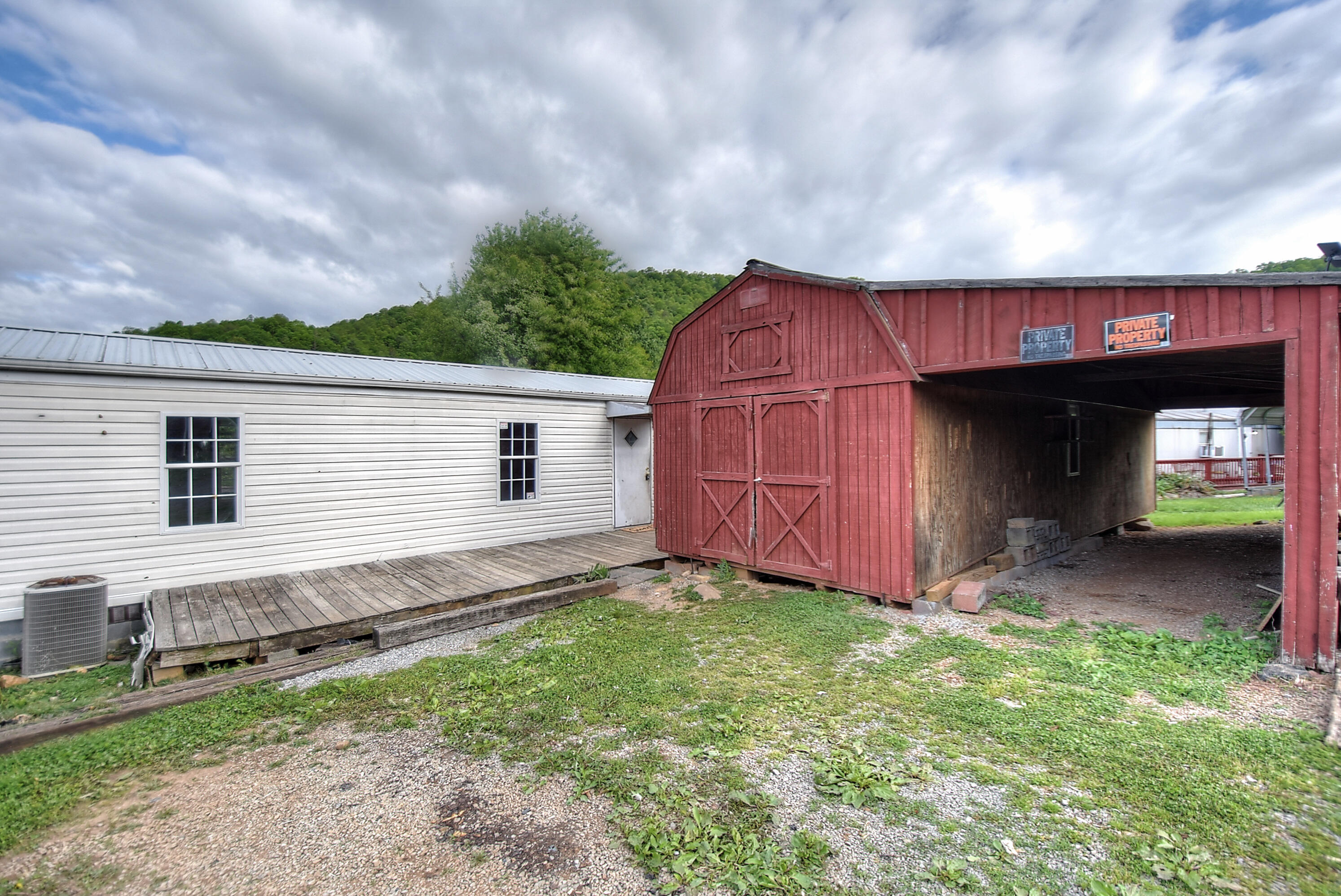 117 Ug Buckles Road Elizabethton, TN 37643 - Photo 2 of 26 DSC_0031_2_3_4_5_6_2