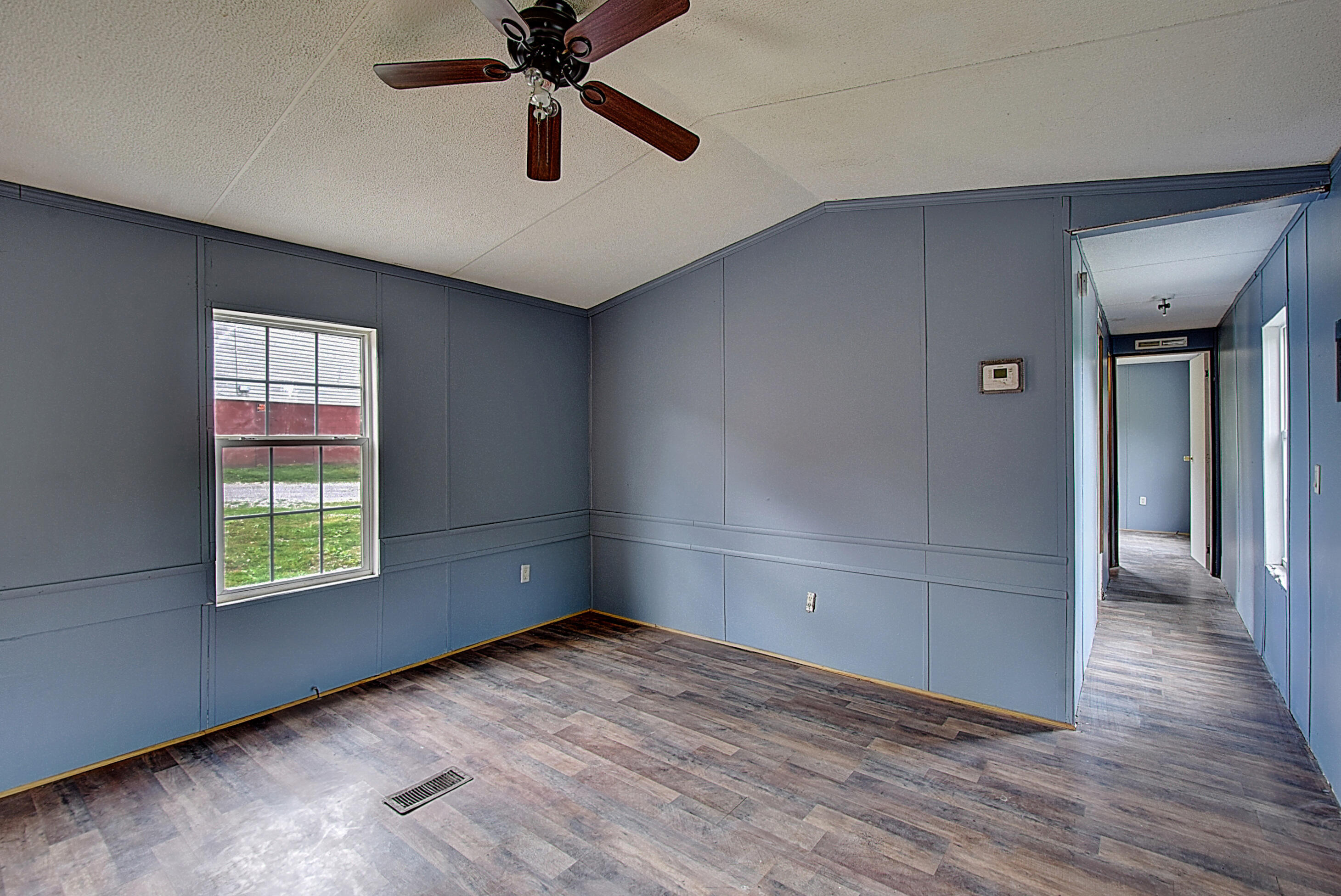 117 Ug Buckles Road Elizabethton, TN 37643 - Photo 7 of 26 DSC_0127And8more
