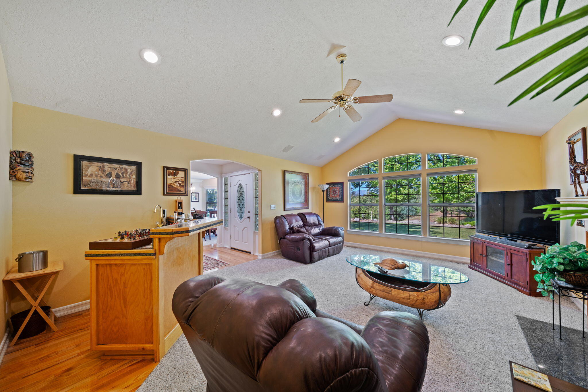13087 Spring Lake Street Redding, CA 96003 - Photo 5 of 80 5-web-or-mls-BiggerFlow Real Estate Medi
