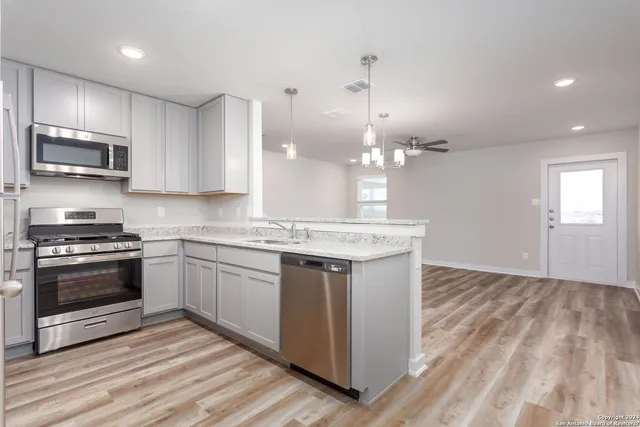 $825,000 | 416 Abigail Alley, San Antonio, TX 78253