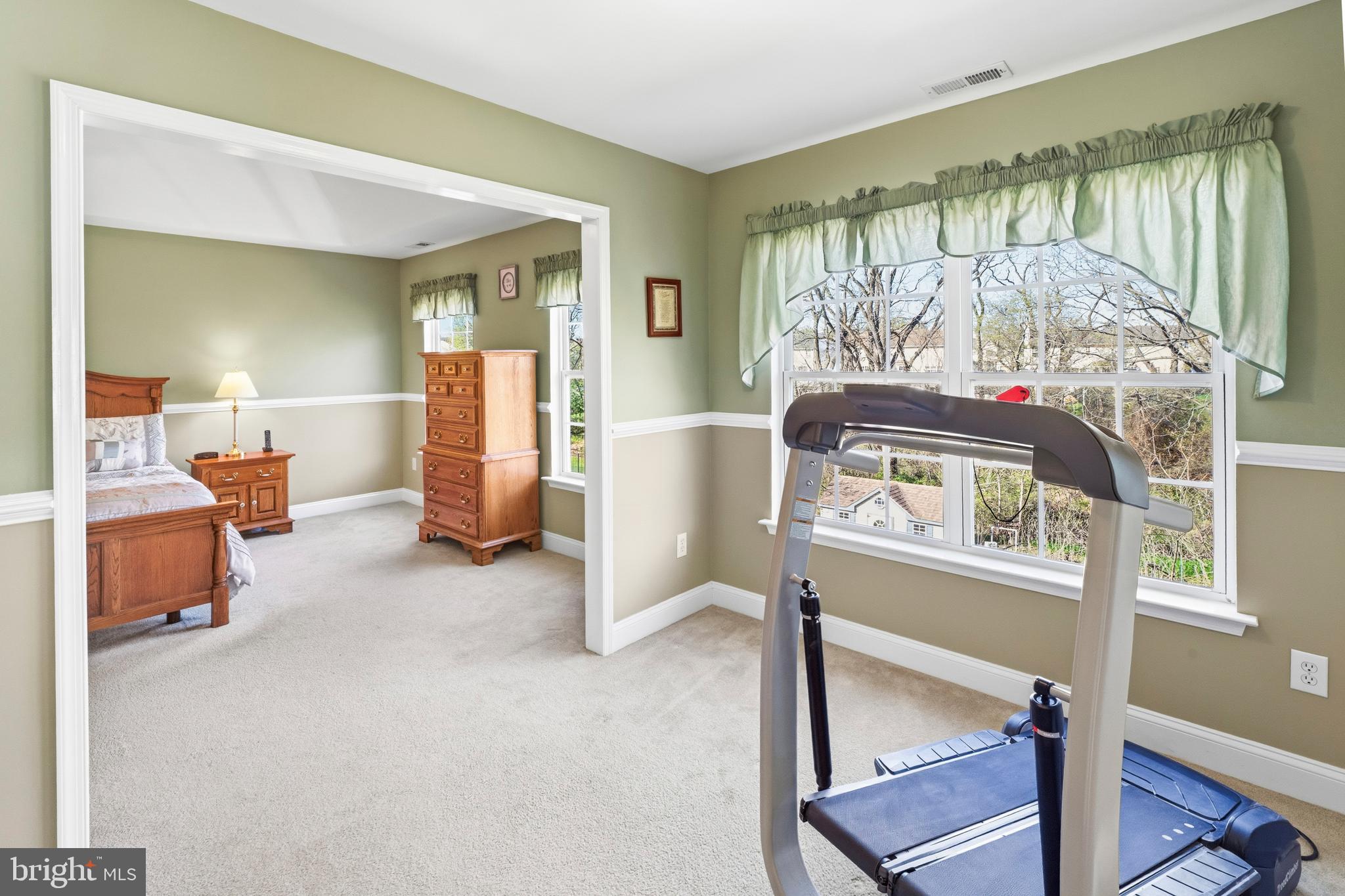 193 Yorktown Road Swedesboro, NJ 08085 - Photo 20 of 36 Primary Suite - Sitting Roo m