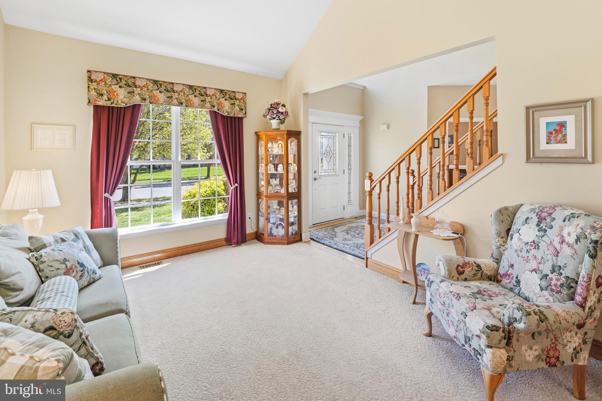 193 Yorktown Road Swedesboro, NJ 08085 - Photo 7 of 36 Living Room