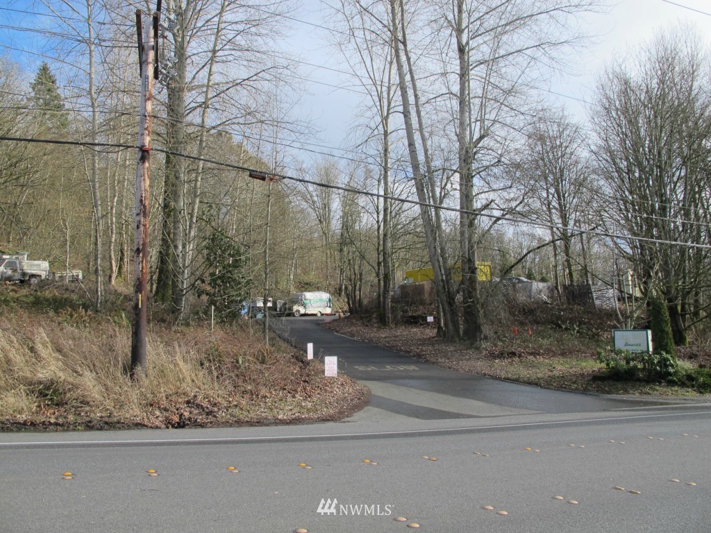 2457 Kamber Road Bellevue, WA 98007 - Photo 8 of 11