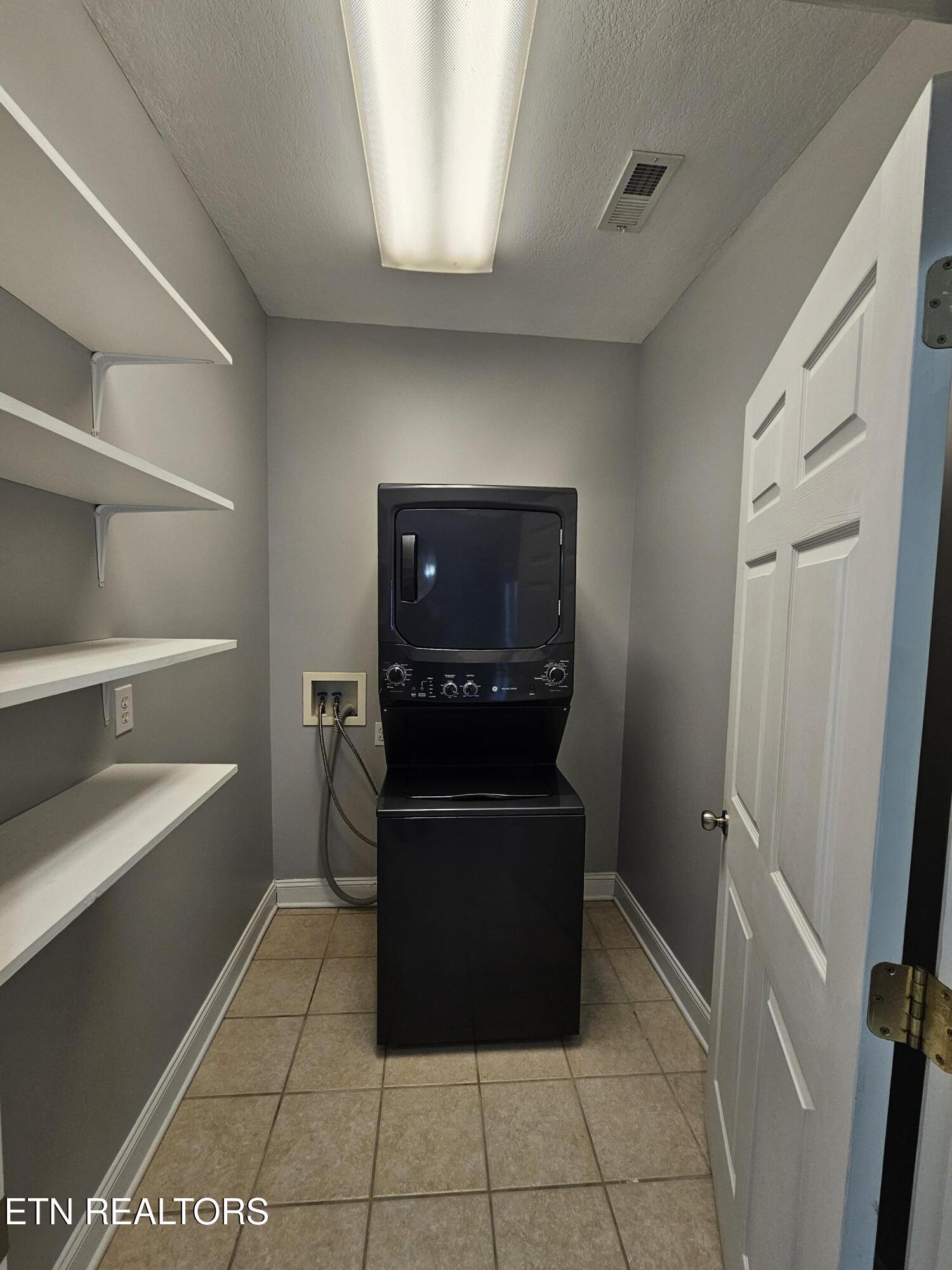 116 Fortenberry Street Oak Ridge, TN 37830 - Photo 12 of 36 20260325_151045