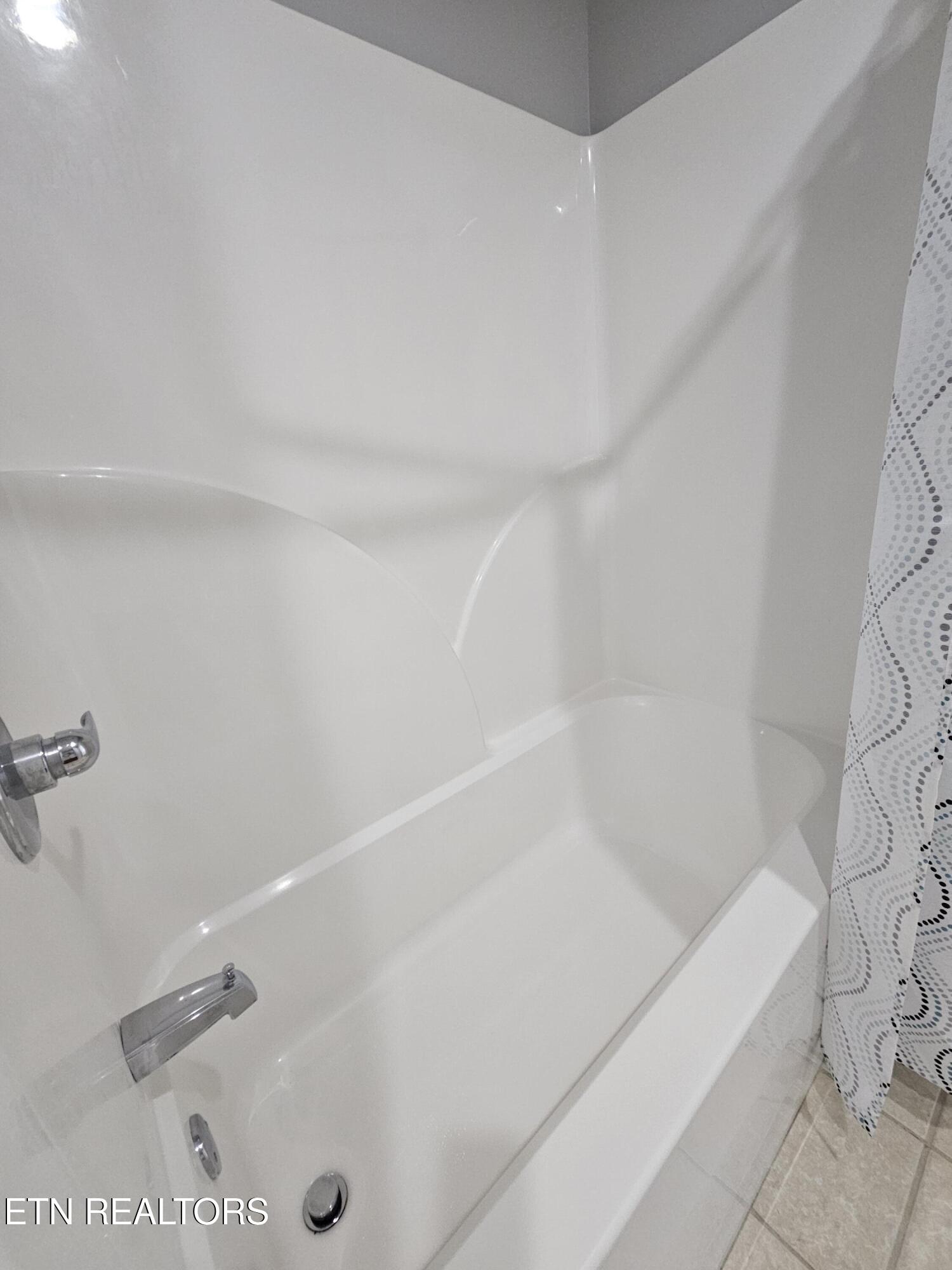 116 Fortenberry Street Oak Ridge, TN 37830 - Photo 17 of 36 20260331_132432