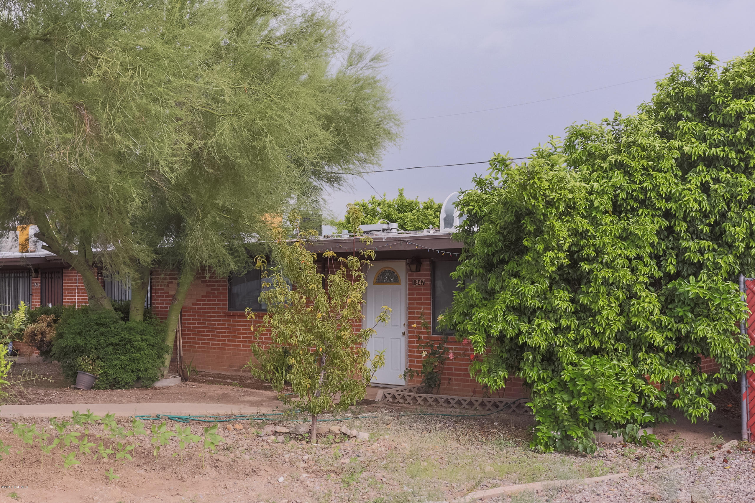 1847 West Caravelle Road Tucson, AZ 85713 - Photo 1 of 11 Gallery Image 1