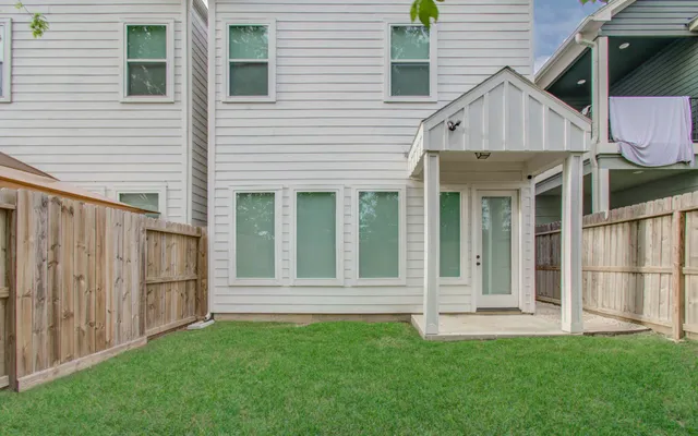 $2,600 | 4612 Oats Street, Houston, TX 77020