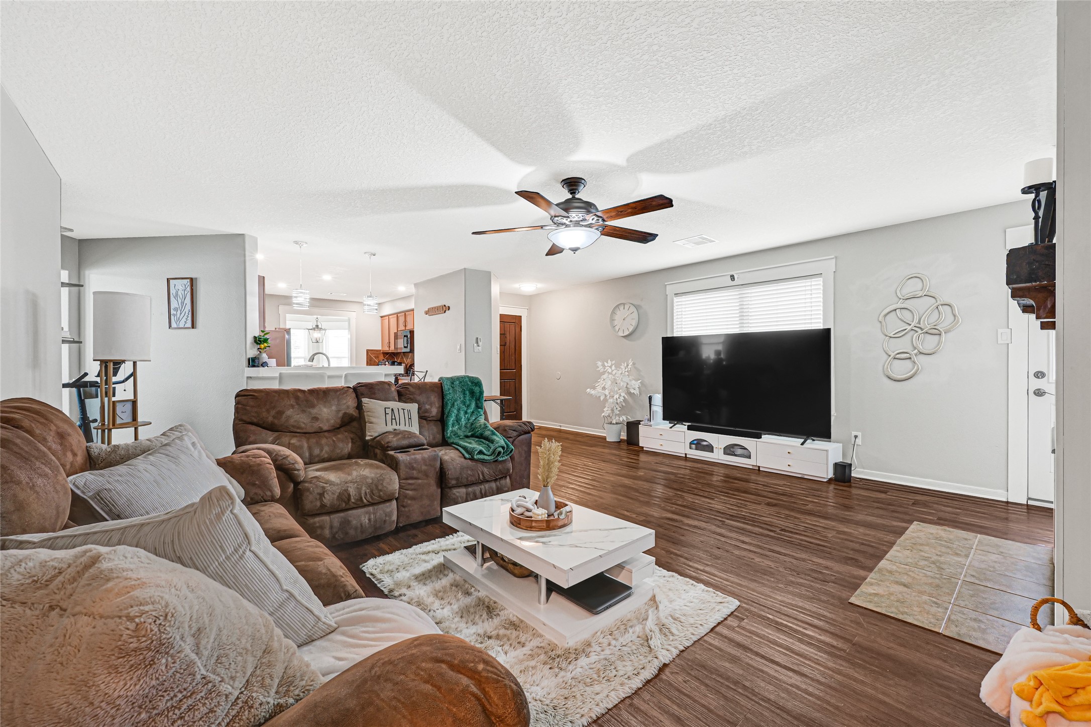 9825 Hyacinth Way Conroe, TX 77385 - Photo 6 of 21