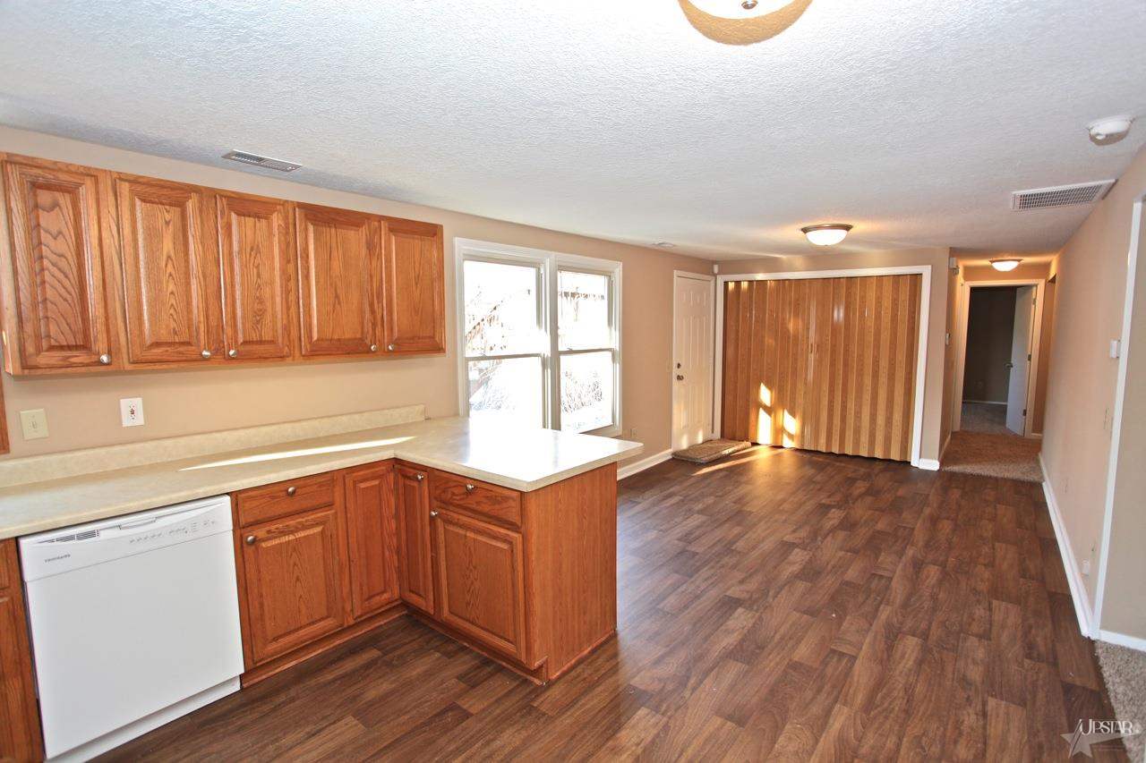 1105 West Till Road Fort Wayne, IN 46825 - Photo 6 of 14