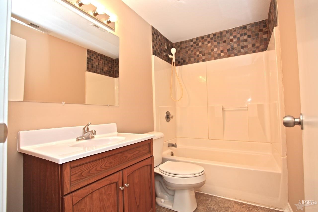 1105 West Till Road Fort Wayne, IN 46825 - Photo 8 of 14